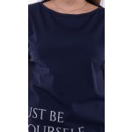 Rövid ujjú zsebes ruha (sötétkék- szöveges mintával)