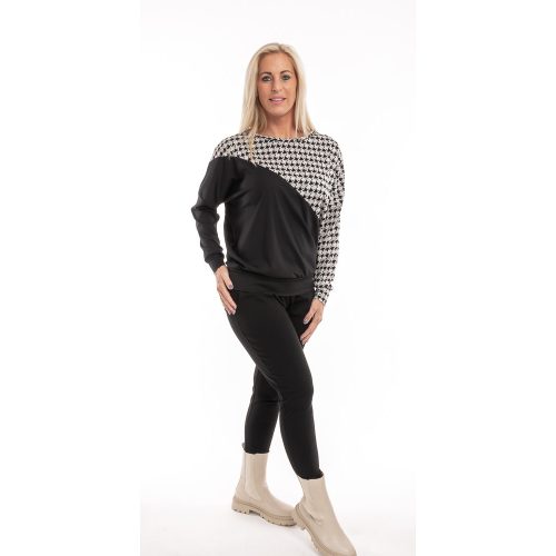 Formázott fekete-fehér tyúkláb mintás divatos passzés felső